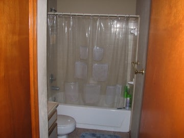 Building Photo - Spacious Two Bedroom, One Bath Town Home-C...