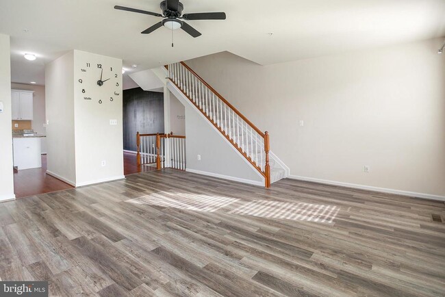 Building Photo - 2885 Falkirk Alley