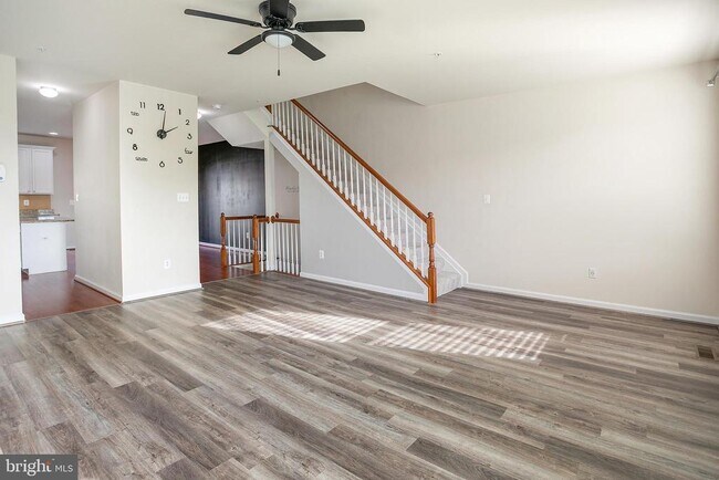 Building Photo - 2887 Falkirk Alley