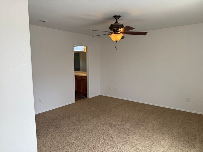 Building Photo - 5992 E Vega Ct