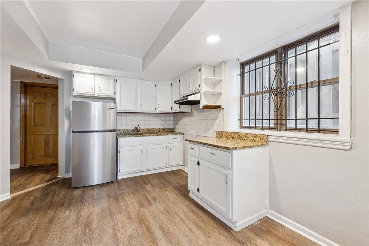 Building Photo - 1128 W Diversey Pkwy
