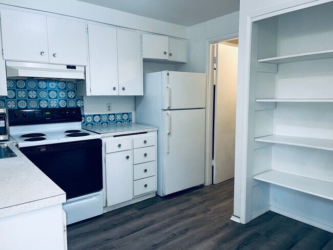 Building Photo - ar14000