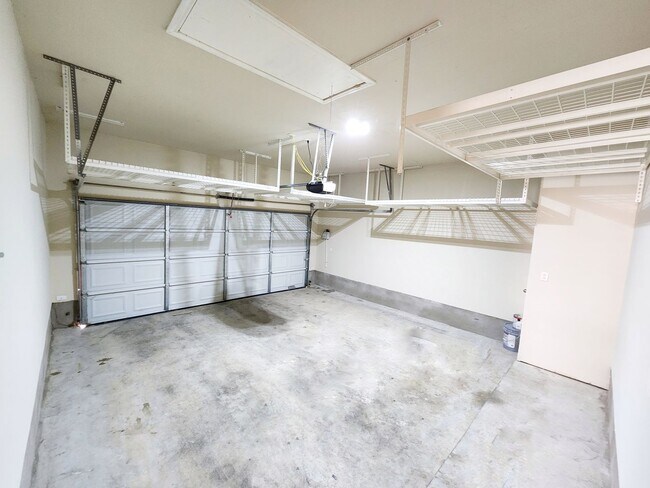 Building Photo - 3712 Broadwinged Hawk Cove