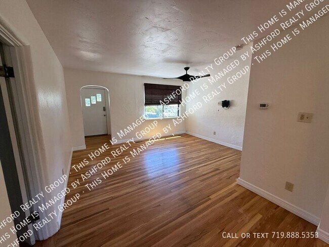 Building Photo - 1220 E San Rafael St