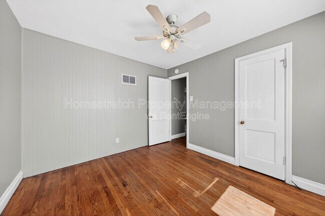 Building Photo - 1260 St Marie St