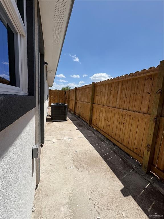 Building Photo - 206 S Ridge Ave