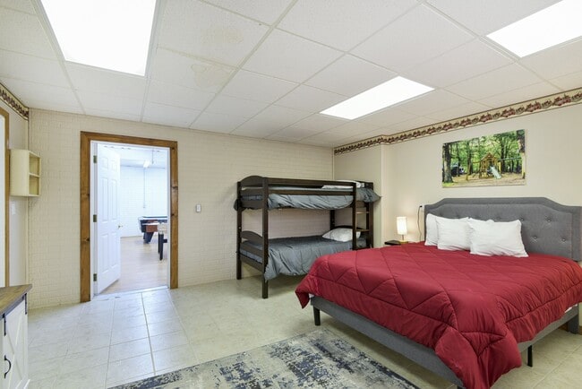 Building Photo - 5558 State Hwy 265