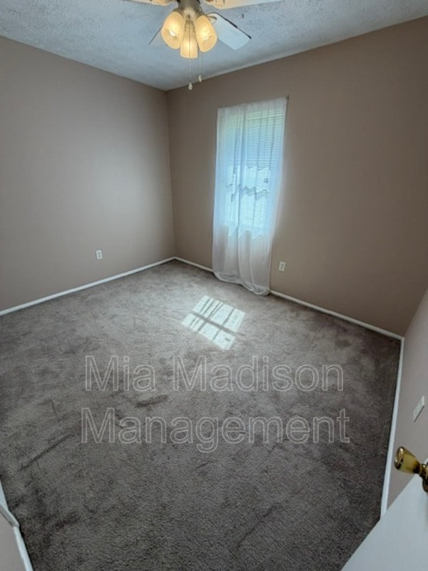 Building Photo - 9406 Dunwoody Dr