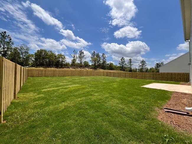 Building Photo - 421 Midland Pnes Dr