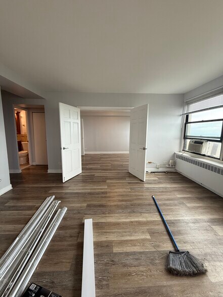 Building Photo - 4230 N Marine Dr
