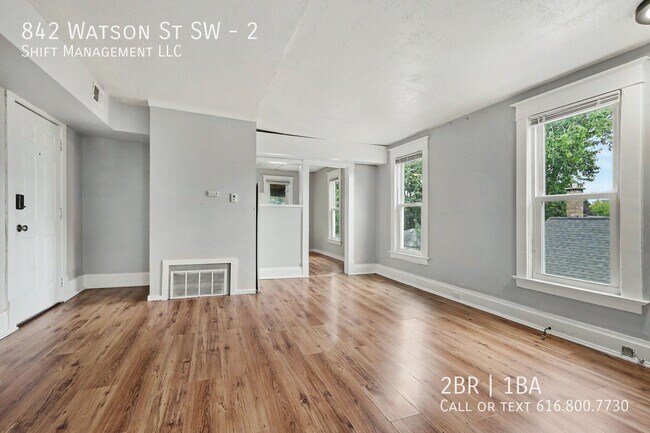 Building Photo - 842 Watson St SW