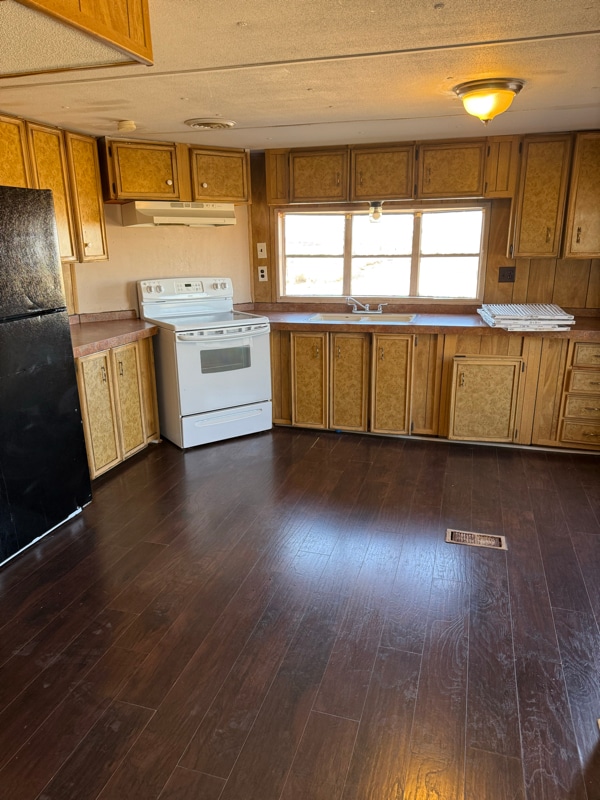 Building Photo - 8425 E County Rd 7300