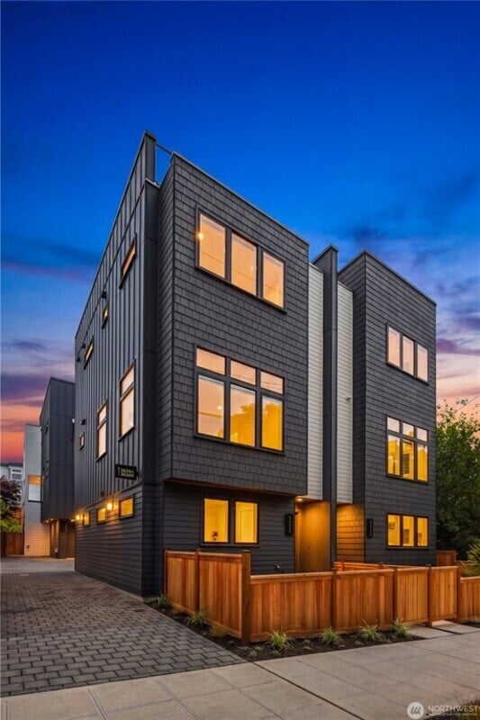 Building Photo - 3636 Greenwood Ave N