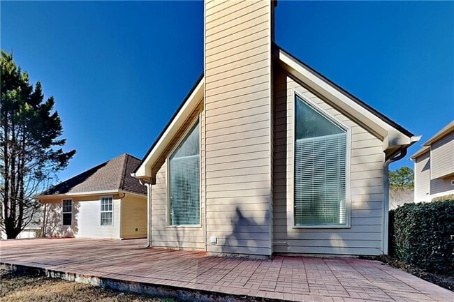 Building Photo - 805 River Valley Dr