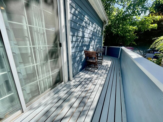 Building Photo - Prime Location! Modern 2BD/1 BA with A/C & EV Charging Steps from Mississippi