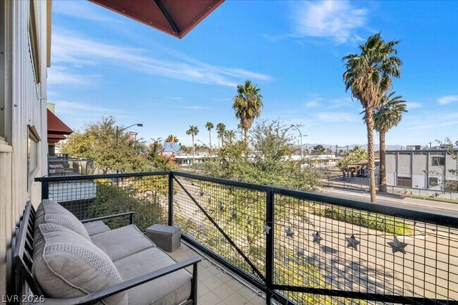 Building Photo - 2014 Pin Oak Ave