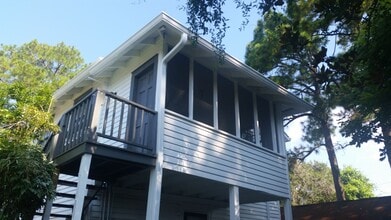 Building Photo - 1418 Behrman Ave