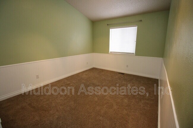Building Photo - 6724 Lost Springs Dr