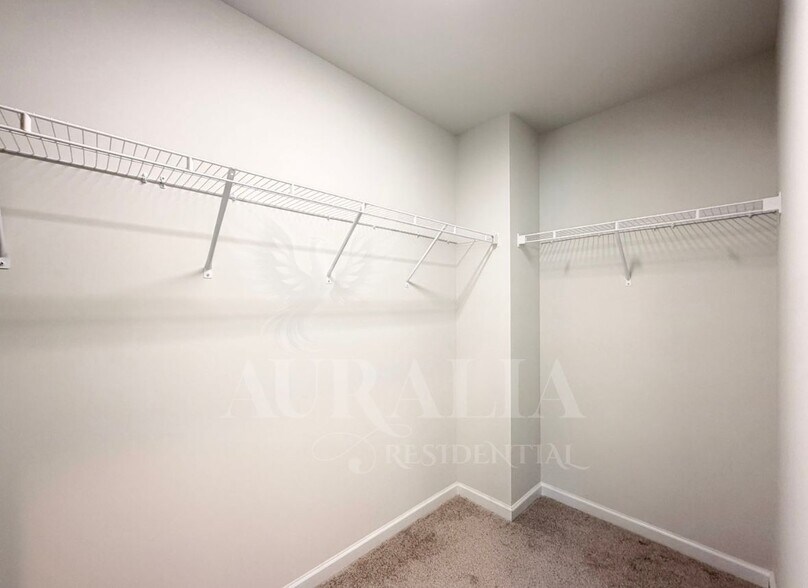 Building Photo - 155 Siebold St