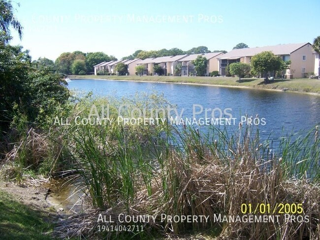 Building Photo - 2605 Pine Lake Terrace
