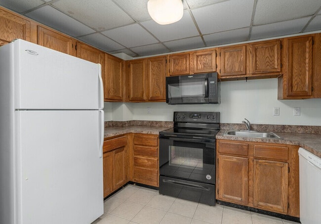 Building Photo - McCallum Apartments