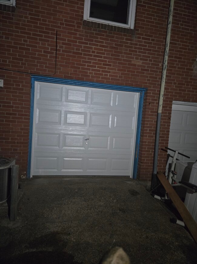 Building Photo - 2445 Brookwood St