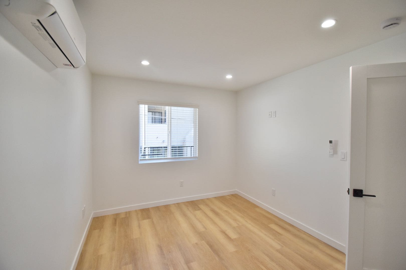 Building Photo - 14418 Dickens St