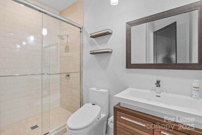 Building Photo - 34 Grovepoint Way