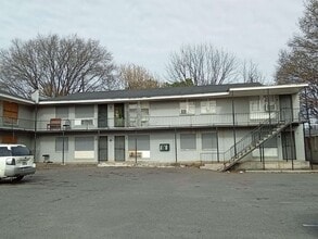 Building Photo - 2116 Howell Ave