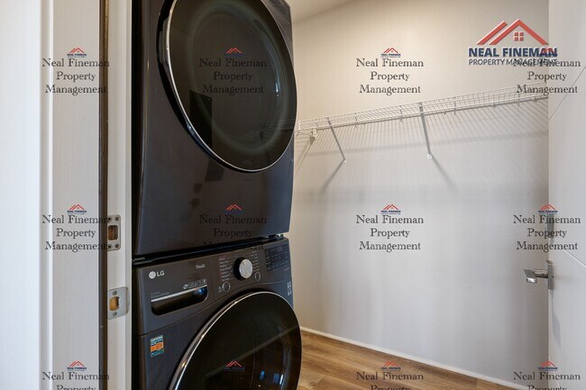 Building Photo - Partially furnished Studio, 1 Bath with st...