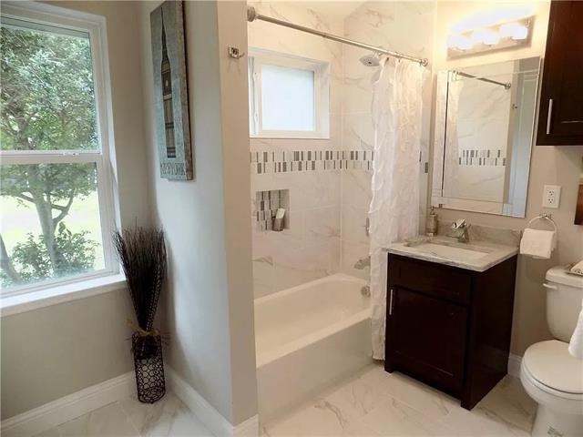 Building Photo - 406 Dover Dr