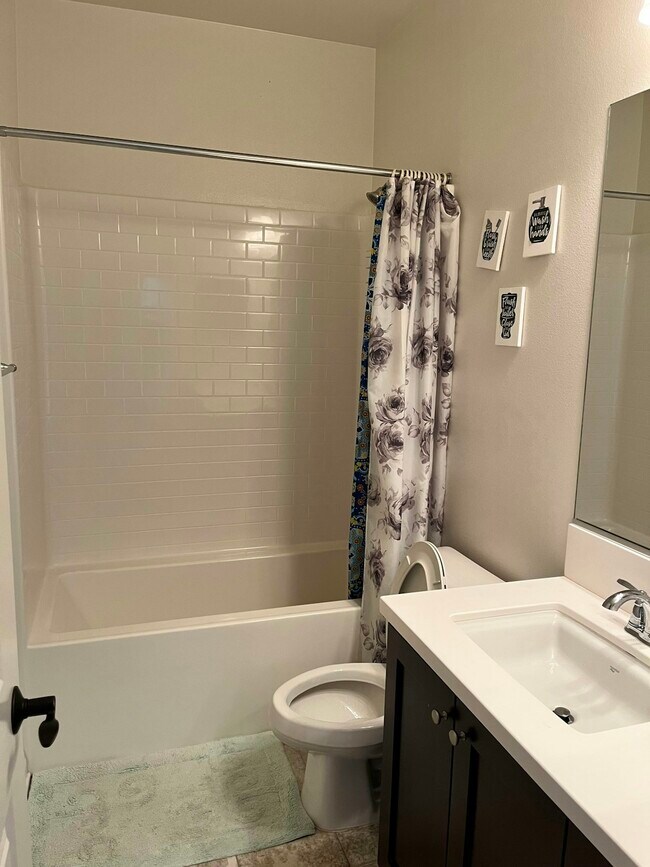Building Photo - 16251 Veridian Circle