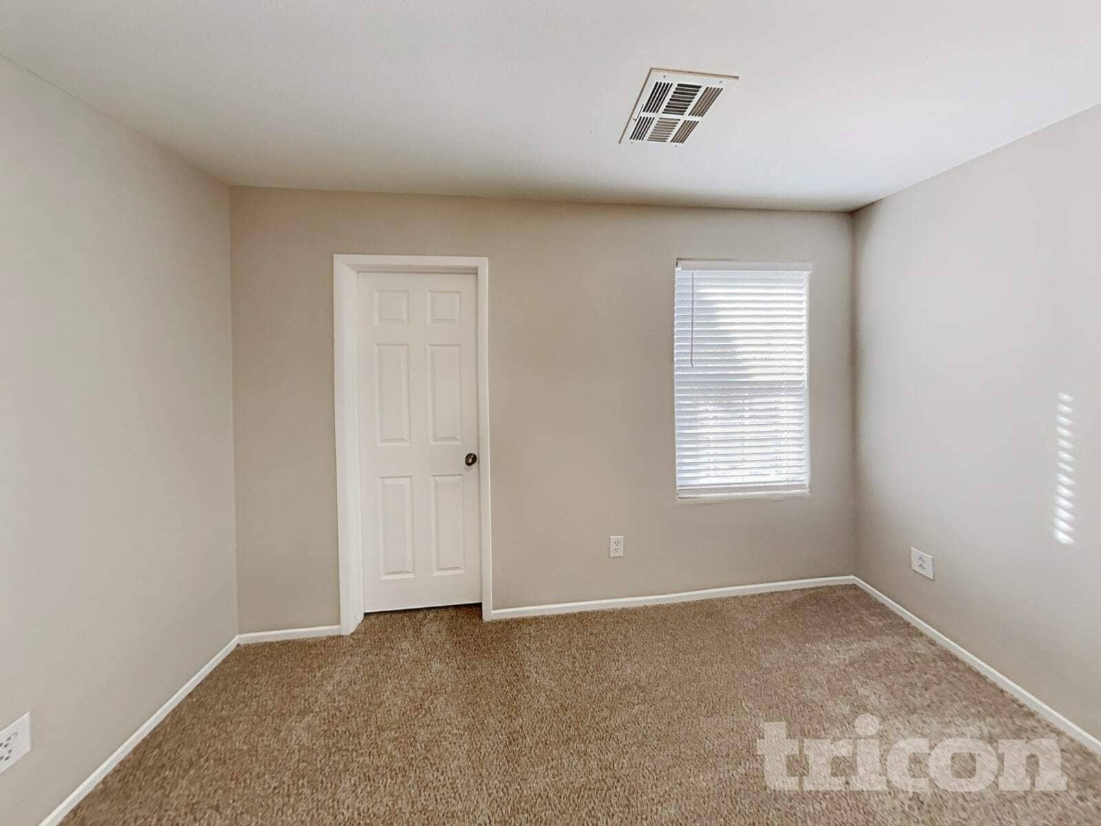 Building Photo - 5686 Diamond Palm Ct