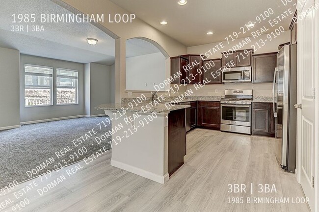 Building Photo - Newer Townhome Vistas at Spring Creek
