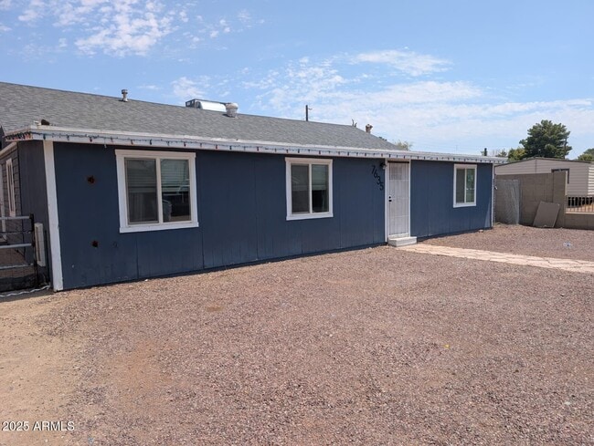 Building Photo - 7635 N 76th Ln