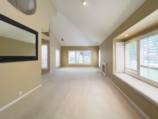 Building Photo - Gorgeous three bedroom North Napa home wit...