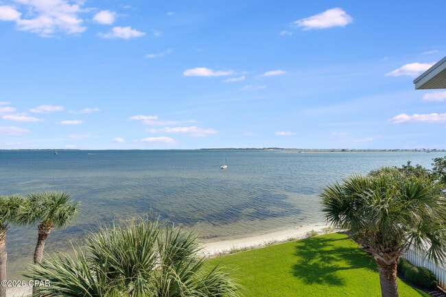 Building Photo - 3827 Mariner Dr