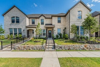 Building Photo - 5110 Roll Cast Rd