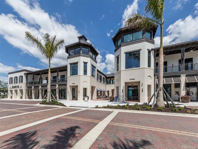Building Photo - 268 Southampton Dr