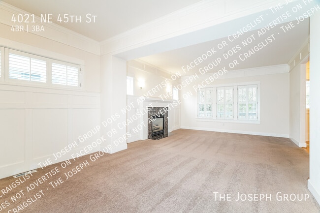 Building Photo - 4021 NE 45th St