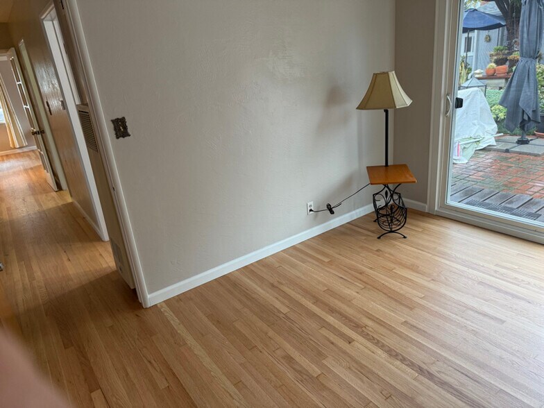 Building Photo - 6261 E El Paseo St