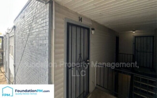 Building Photo - 1283 E Raines Rd