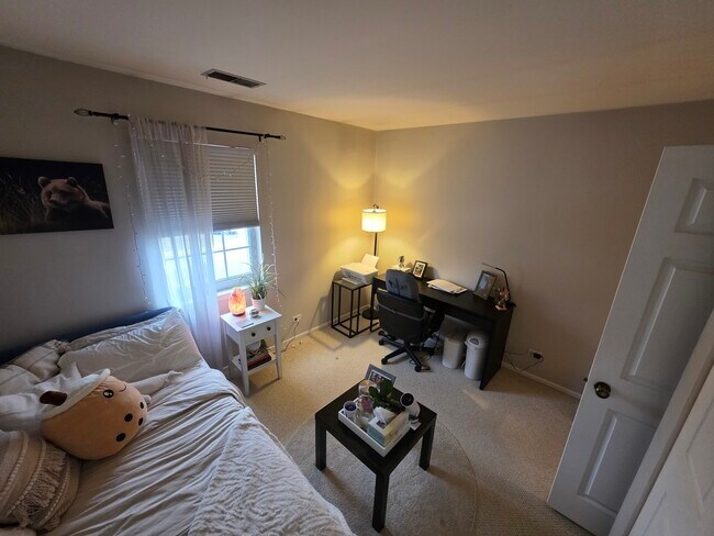 Building Photo - 2791 Green Bridge Ct