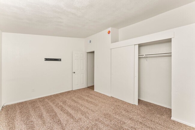 Building Photo - 6429 Stoneman Dr