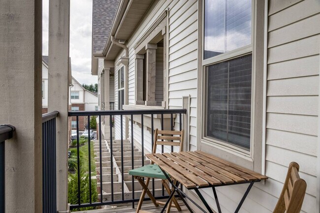 Building Photo - 740 Zumstein Ln