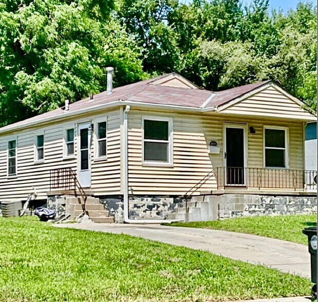 Primary Photo - 4018 N 42nd St