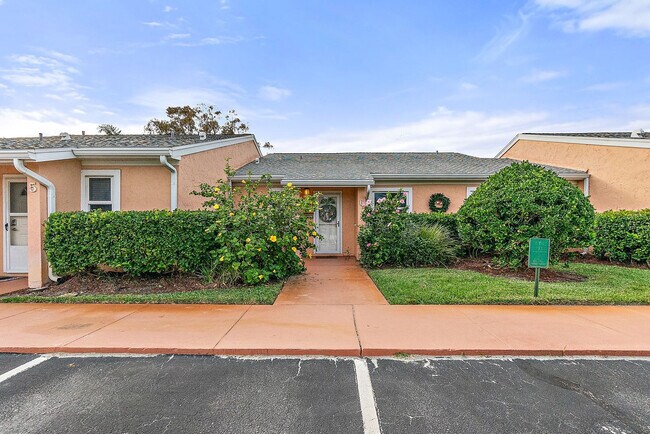 Building Photo - 11 Oceanside Dr