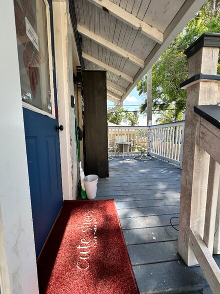 Primary Photo - 803 E James St