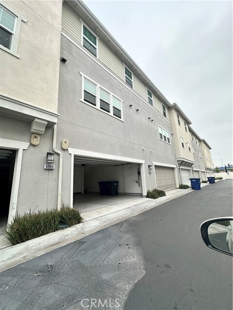 Building Photo - 6909 Magnolia Ave