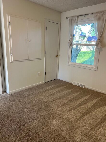 Building Photo - 1459 Westview Dr